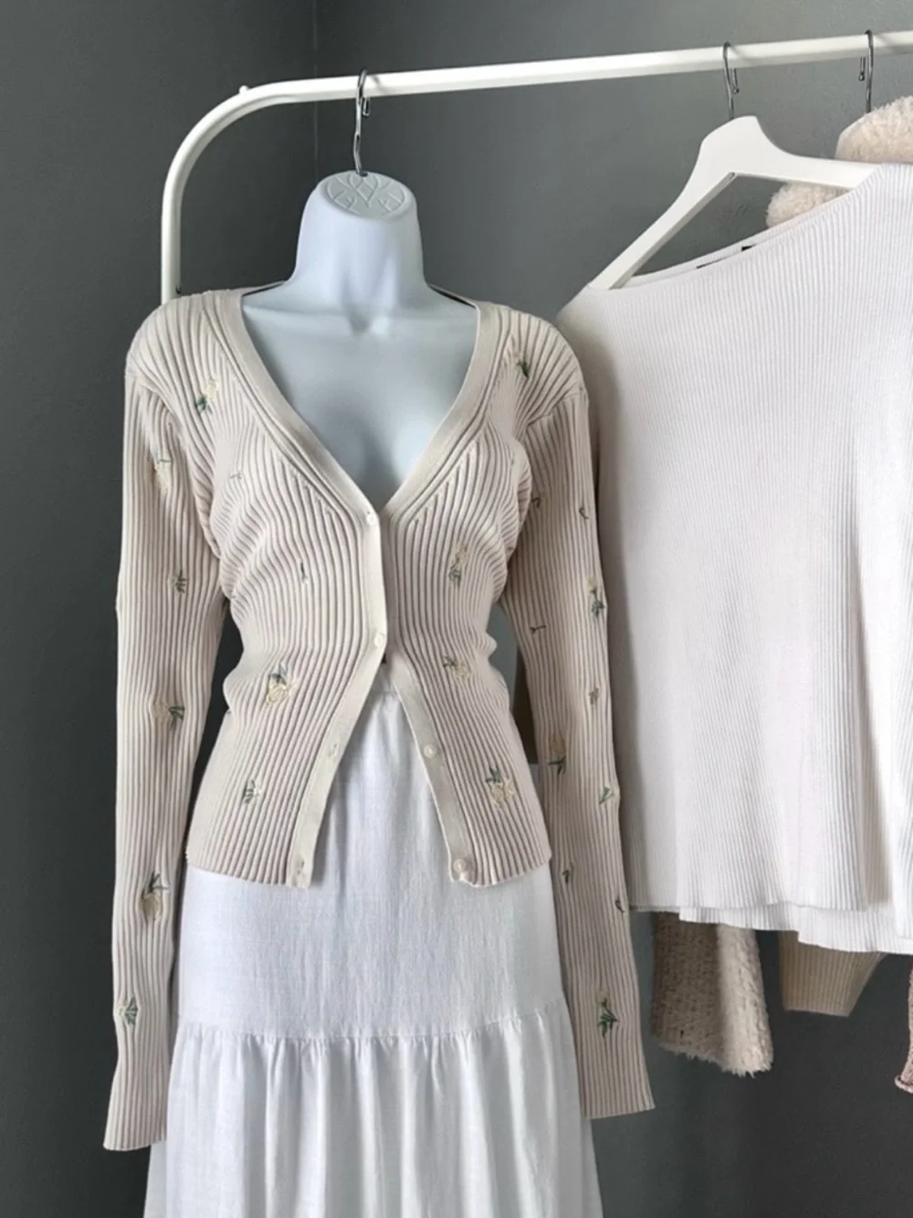 Embroidered Floral Cardigan Sweater - Picture 2 of 8